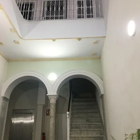 Apartamento Nuevo En Casa Tipo Palacio Cadiz Exterior photo